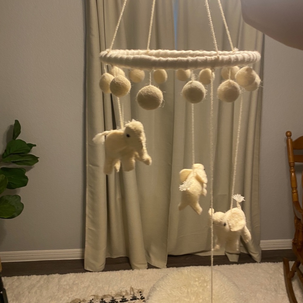 Beautiful handmade Wool Elephant Baby Mobile - Picture 7 of 9